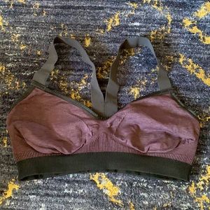 Lululemon light support sports bra